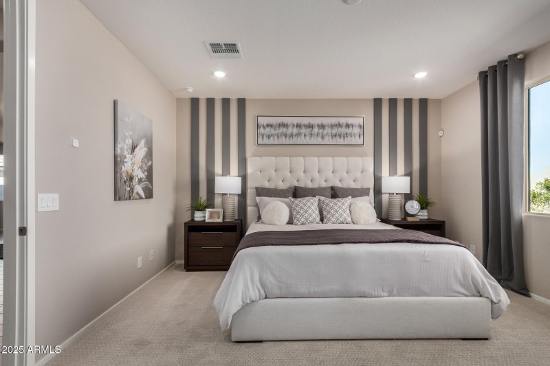 12-2203 Owners Suite