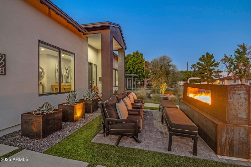 81-web-or-mls-Front Twilight-16