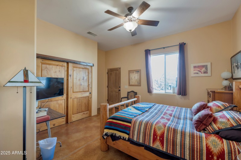 Guest Room w/ exterior access