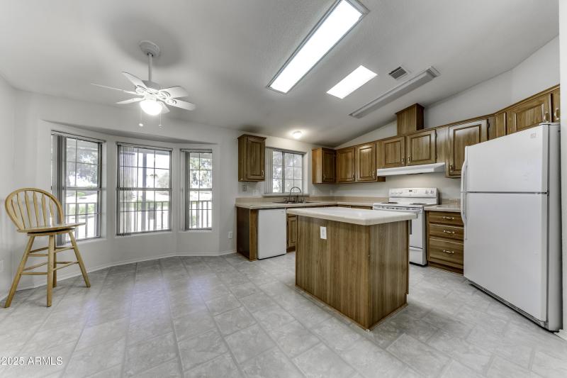 17200 W Bell Rd Lot # 2360 Surprise AZ r