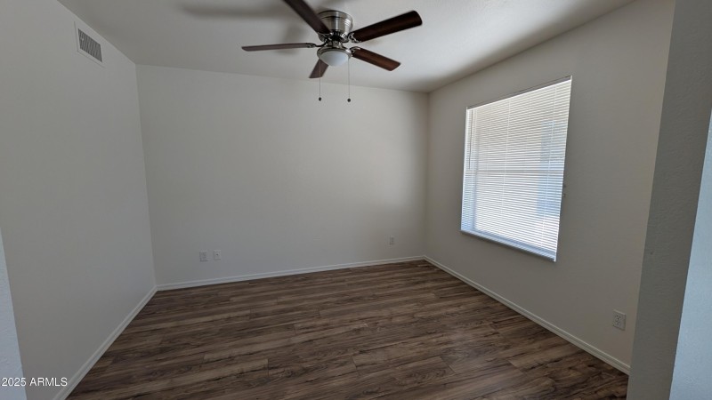 PXL_20251217_182303337