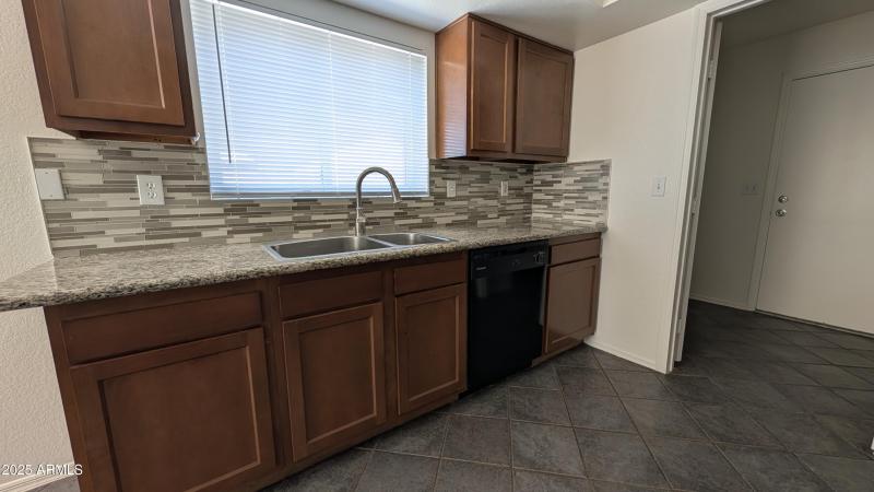 PXL_20251217_182614370