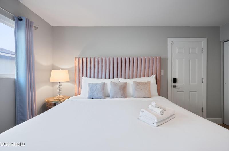 PropertyImageCo_8620EPlazaAve_WEB_24