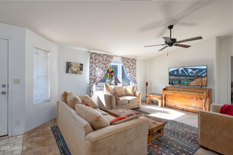 011_photo11_6464_old_homestead_rd