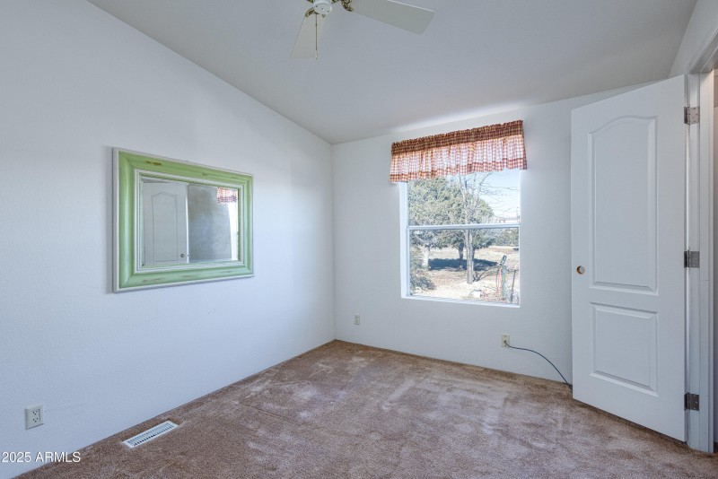 020_photo20_6464_old_homestead_rd