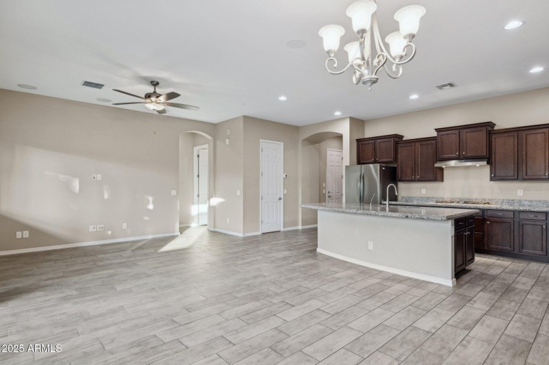 5-web-or-mls-1179-spine-tree-ave