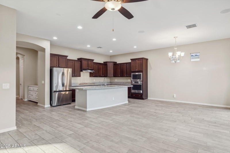 6-web-or-mls-1179-spine-tree-ave