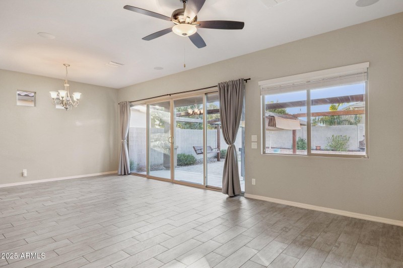 7-web-or-mls-1179-spine-tree-ave