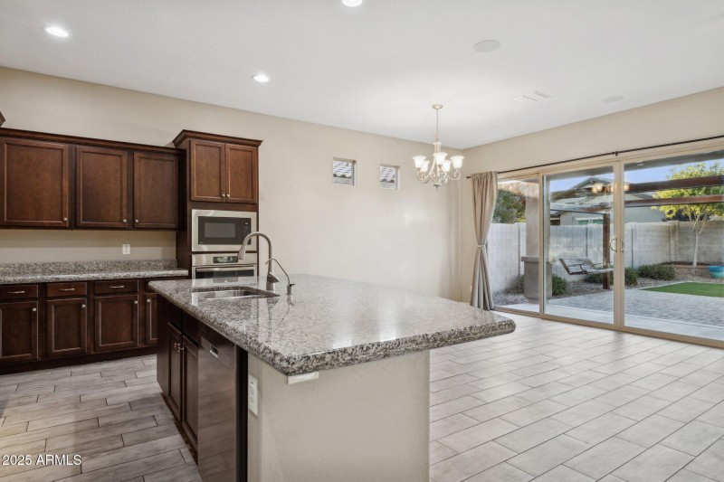 10-web-or-mls-1179-spine-tree-ave