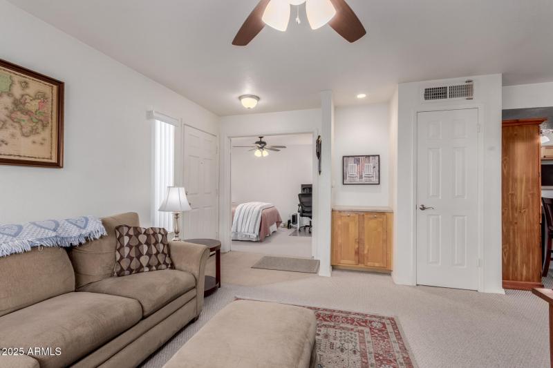 FAMILY ROOM/GREAT ROOM