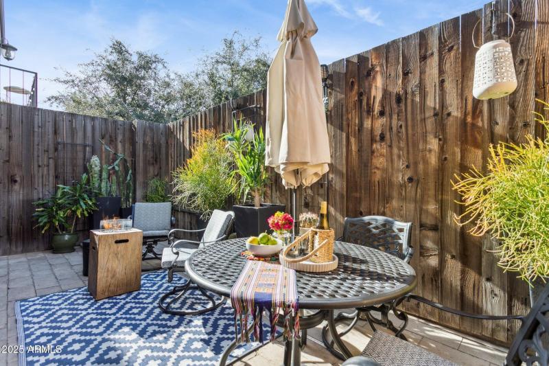 27-web-or-mls-110-w-missouri-ave-25