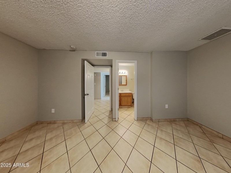 1006355.7251 W Cinnabar Avenue_5