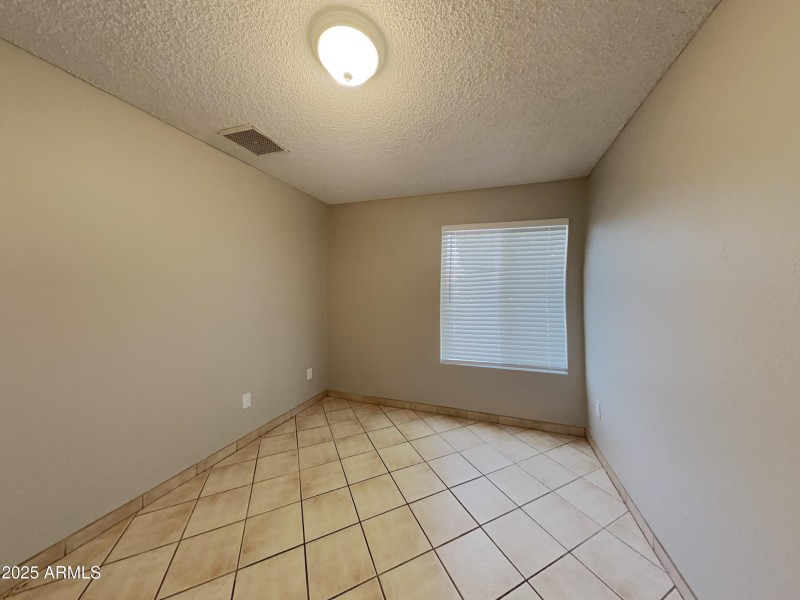 1006355.7251 W Cinnabar Avenue_11