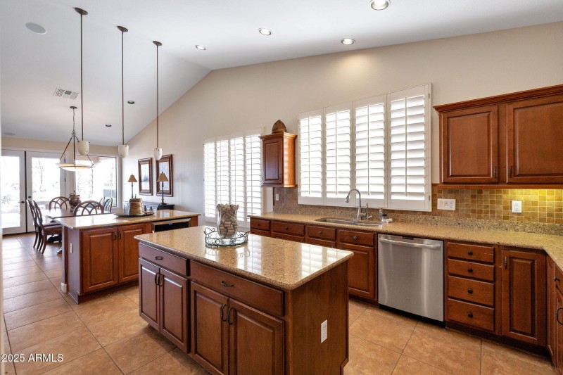 18-web-or-mls-Qp-2594