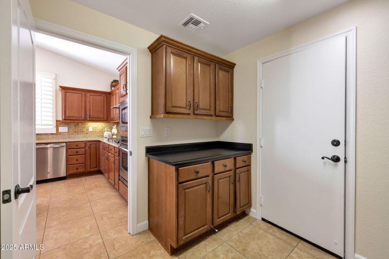 21-web-or-mls-Qp-2597