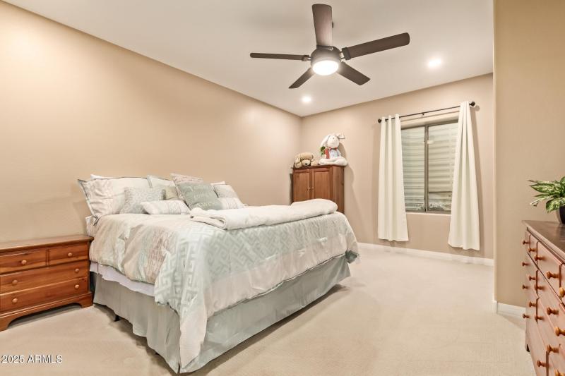 Oversized guest room