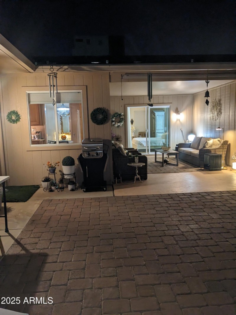 PRIVATE COURTYARD WITH COVER PATIO