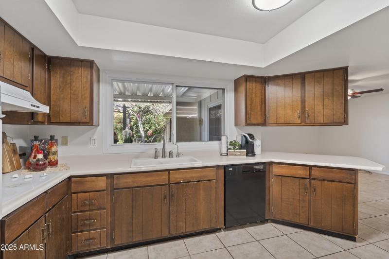 Kitchen Sink & Counter Space