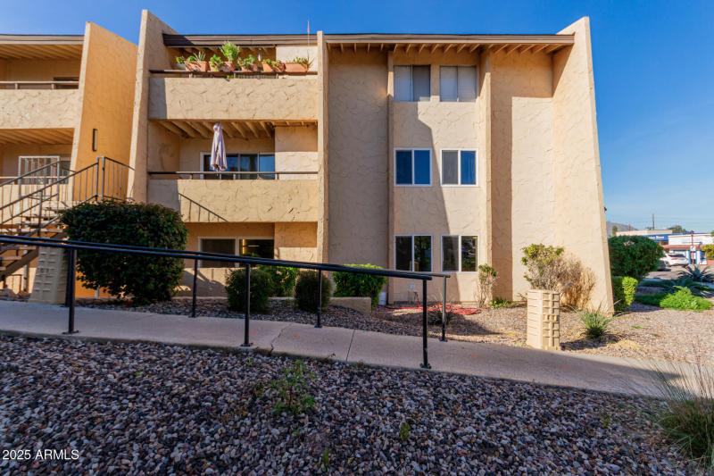 First Level Corner Unit