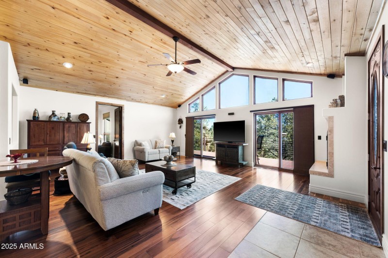 019__406 S Whisper Ridge Ln