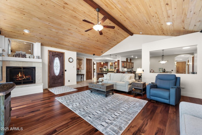 022__406 S Whisper Ridge Ln