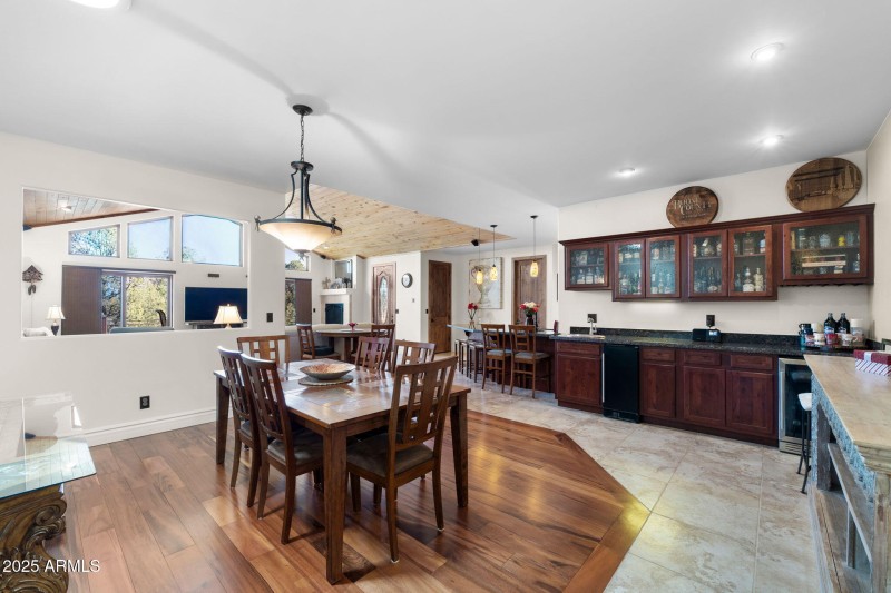 024__406 S Whisper Ridge Ln