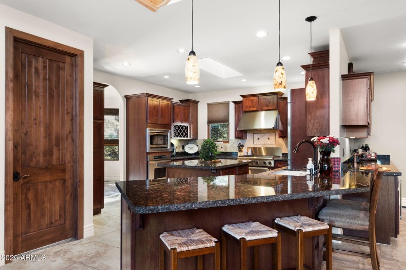 027__406 S Whisper Ridge Ln