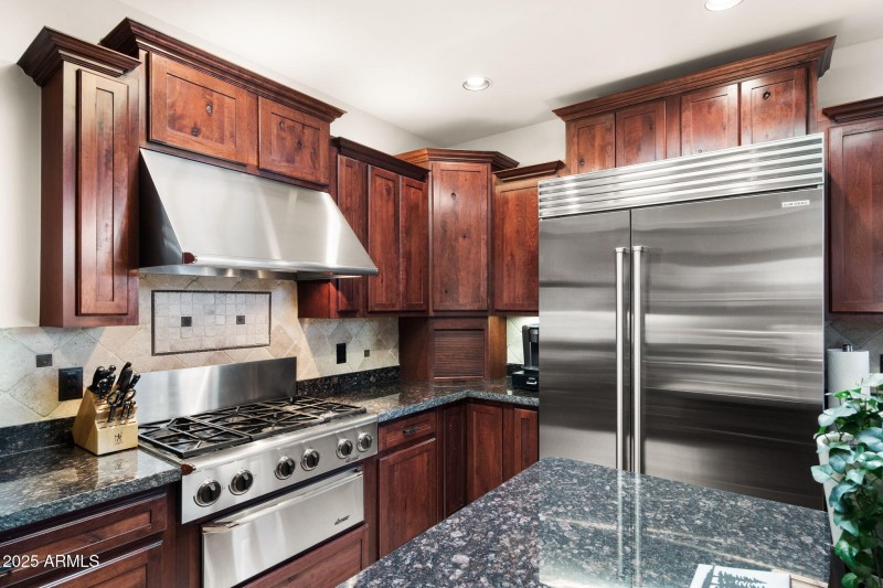 030__406 S Whisper Ridge Ln