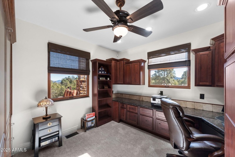 037__406 S Whisper Ridge Ln