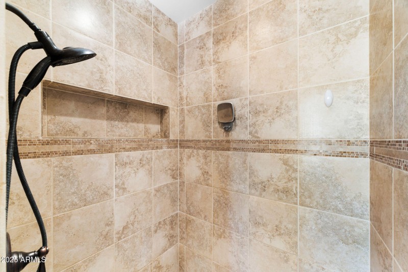 047__406 S Whisper Ridge Ln