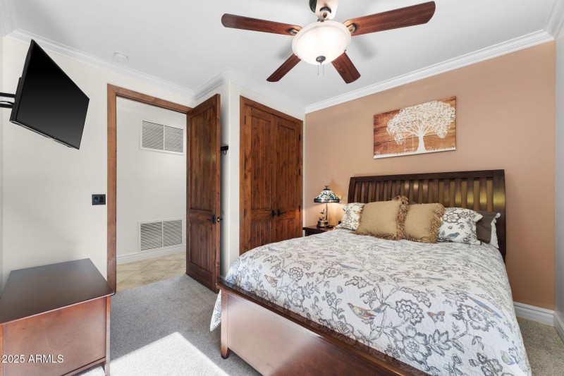 051__406 S Whisper Ridge Ln