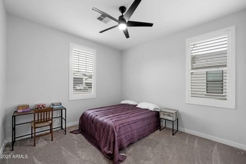 018__1294 E La Fortuna Ct