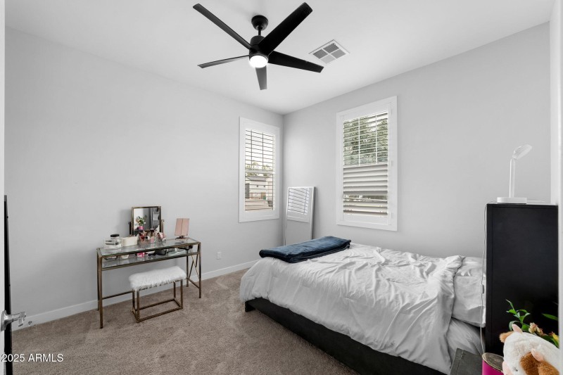 019__1294 E La Fortuna Ct