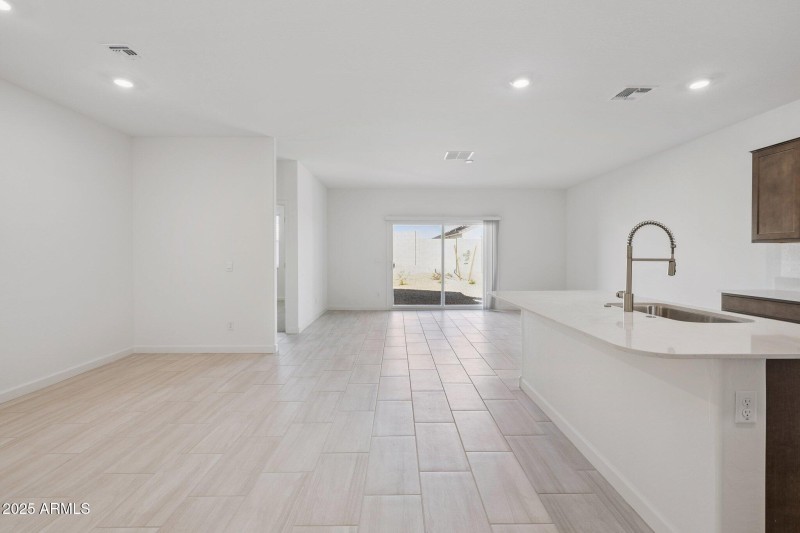 5-web-or-mls-23968-w-pima-st