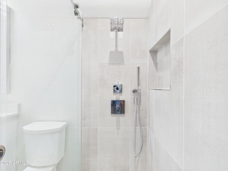 63 20704 N 90th PL Unit 1015 Shower 2