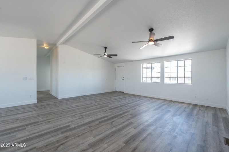 DSC02285-Enhanced-NR