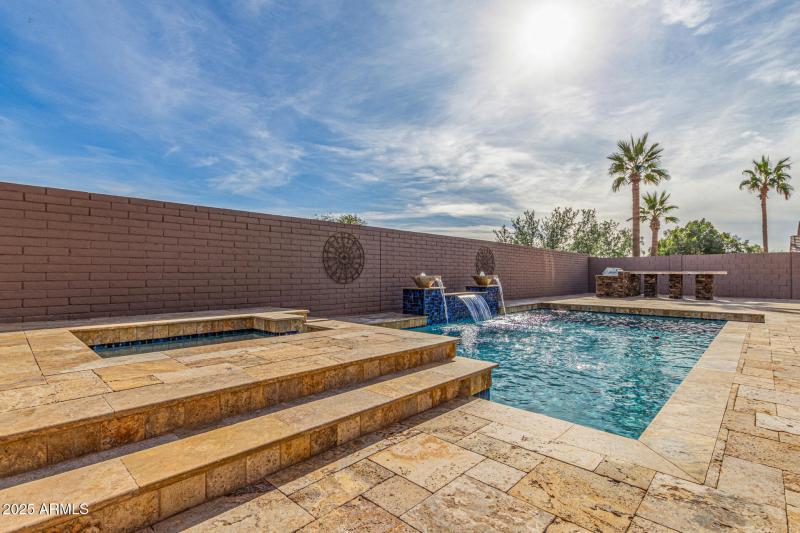 441 W Desert Flower Lane