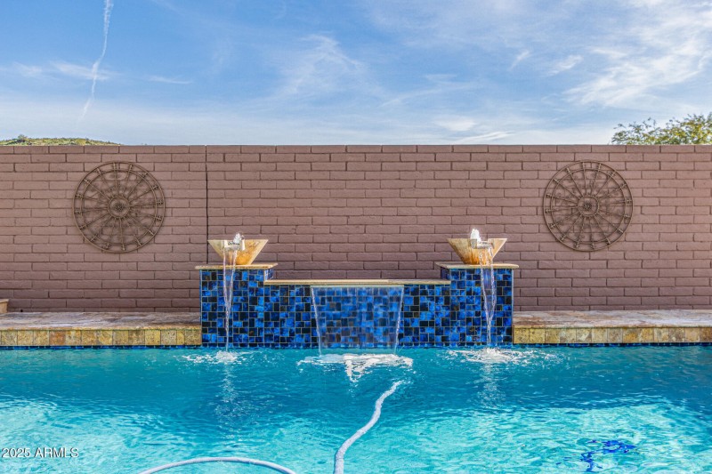 441 W Desert Flower Lane