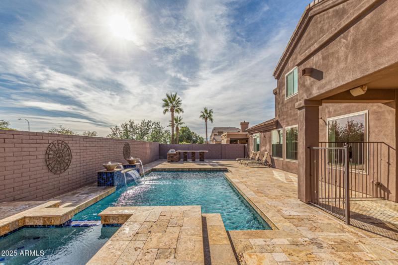 441 W Desert Flower Lane