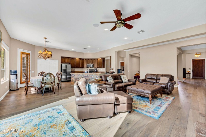 1551 W Blue Ridge Way-5