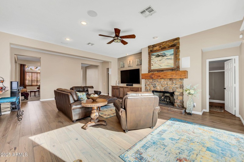 1551 W Blue Ridge Way-7