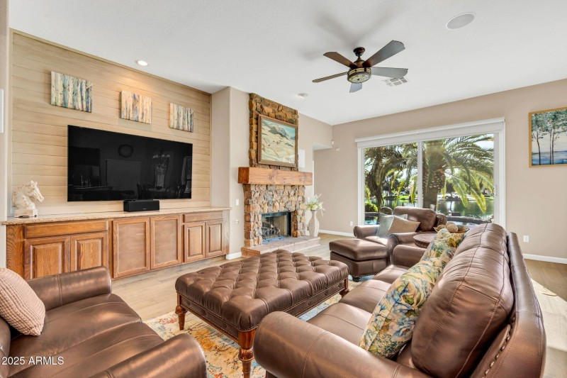 1551 W Blue Ridge Way-8