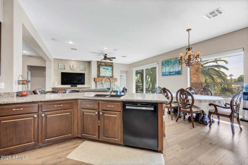 1551 W Blue Ridge Way-15