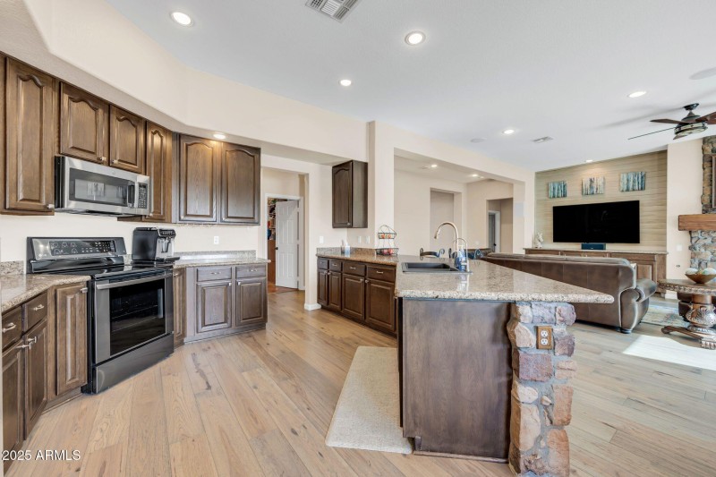 1551 W Blue Ridge Way-17