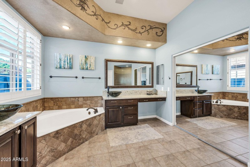 1551 W Blue Ridge Way-24