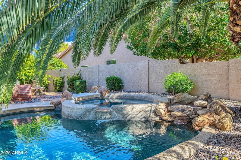 1551 W Blue Ridge Way-47