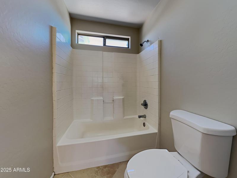 1004650.46008 W Amsterdam Road_15