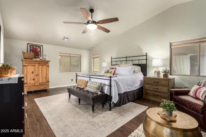 Primary Bedroom w/Sitting Area