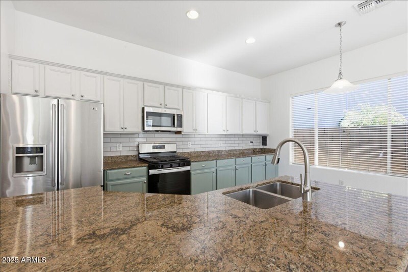 15-15115 W Pierson St