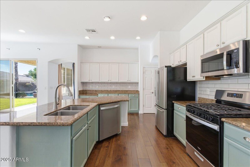 17-15115 W Pierson St